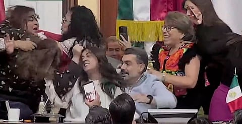 La sesión fue suspendida; Morena plantea sesionar en sede alterna