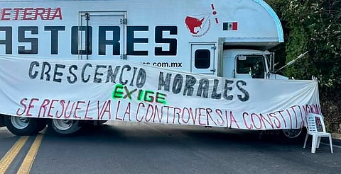 Comuneros de Crescencio Morales detienen el paso en la Zitácuaro-Toluca 