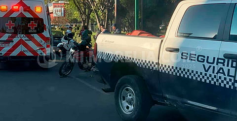 Motociclista resulta herido tras choque con auto frente a Ceconexpo