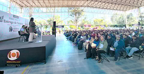 Entrega Bienestar tarjetas a adultos mayores