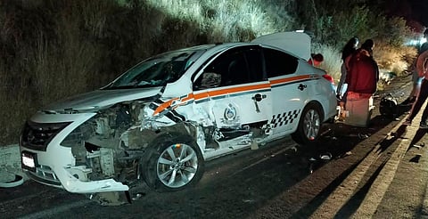 Se registra choque de auto y taxi sobre la Morelia-Quiroga 