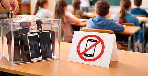 Diputado del PVEM busca prohibir celulares en primarias y secundarias de México