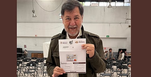 Noroña recibe su tarjeta del Bienestar y celebra: "Feliz Feliciano"