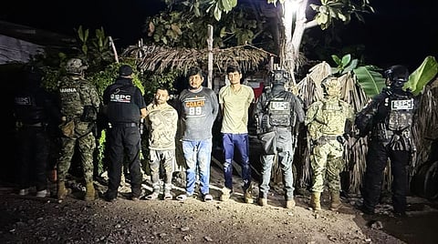 Hallan explosivos y arrestan a tres extorsionadores de limoneros en Apatzingán, Michoacán