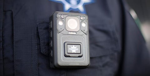 Más de 800 cámaras de solapa blindarán actuar de la policía en Michoacán