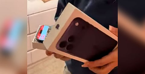 La joven intentó defender su infidelidad con la excusa de que el celular ya era suyo, pero la relación terminó