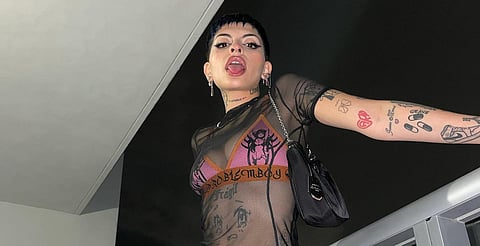 Cazzu da vuelta a la página: agota todas sus localidades en EU y abre nuevas