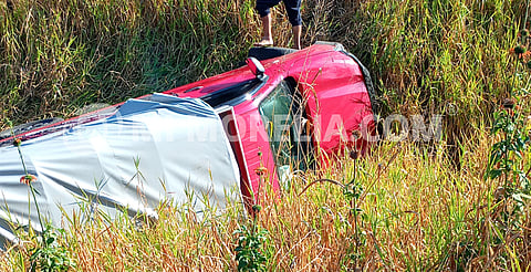 Camioneta termina volcada en la avenida Miguel Hidalgo, en Morelia