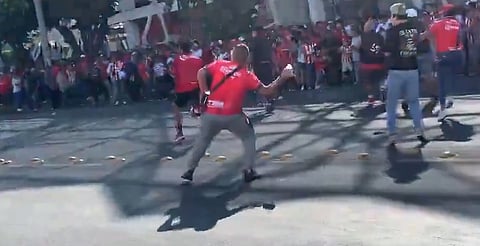 ¡Batalla en la previa! Porras de Chivas y Irapuato se enfrentan en las calles [VIDEO]