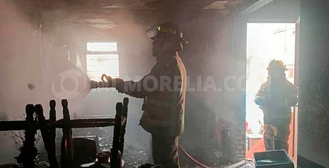 Incendio consume casa en Morelia; no hay lesionados