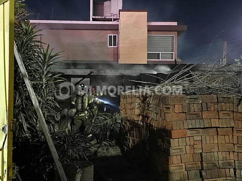 Bomberos de Morelia sofocan dos incendios en domicilios de la ciudad