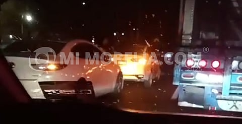 Carambola nocturna en Morelia deja solo daños menores