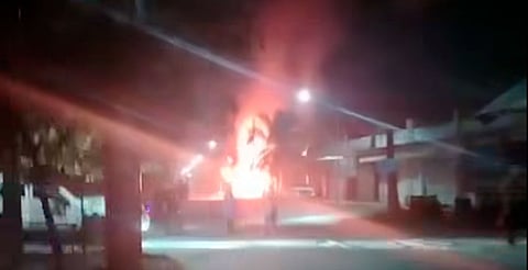 Pirotecnia provoca incendio en fraccionamiento de Lázaro Cárdenas [VIDEO]