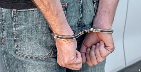 Procesan a dos por robo y ataque armado a policías en Jacona