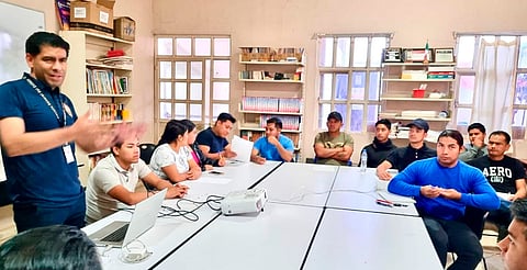 Capacitan a Kuarichas de San Ángel Zurumucapio en derechos humanos y seguridad comunitaria