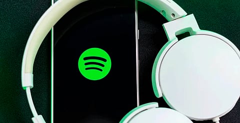 Tras Café Tacvba, más bandas abandonan Spotify en protesta por uso de IA bélica
