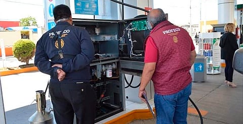 Sujetos armados frustran revisión de Profeco en gasolinera de Tepalcatepec, Michoacán