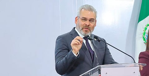 Grupos criminales, detrás de las manifestaciones en La Ruana: Bedolla