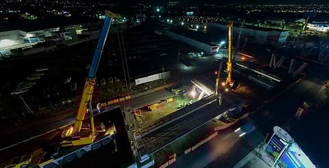 Colocan primeras trabes del nuevo puente en Policía y Tránsito; así va la obra