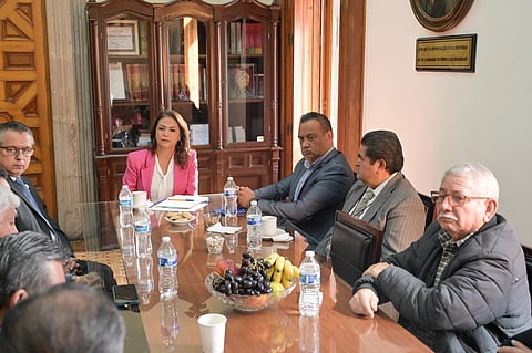 Fabiola Alanís dialoga con iglesias evangélicas