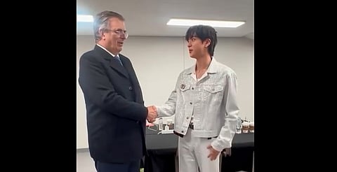 Ebrard se reúne con Jin de BTS y sorprende a fans mexicanos [Video]