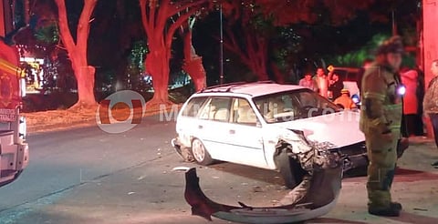 Auto termina volcado en Morelia tras choque; reportan dos lesionados
