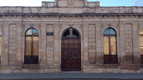Facultad de Letras UMSNH se deslinda de carteles contra rectora