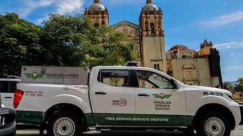 Migrantes y turistas reciben apoyo de Ángeles Verdes en su viaje por México