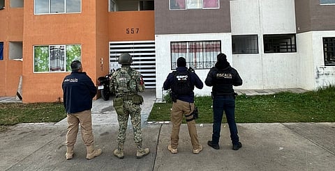 FGE ejecuta cateo en Villas del Pedregal; asegura 545 dosis de metanfetamina