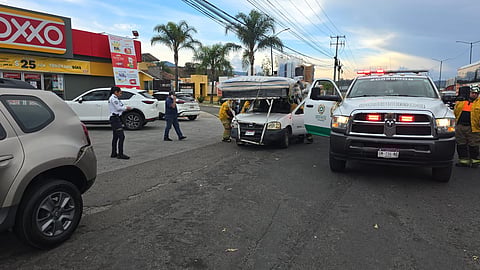Acaba de pasar: chocan tres  camionetas en Morelia [FOTOS]