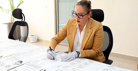 Administración de Yarabí Ávila lanza programa de reducción de costo de titulación; invitan a egresados a tramitarlo