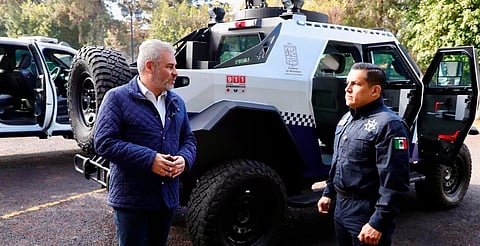 Bedolla refuerza combate al crimen con nuevos vehículos blindados