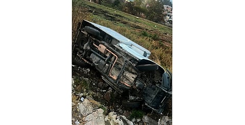 Camioneta vuelca sobre avenida Hidalgo en Morelia; no hubo lesionados