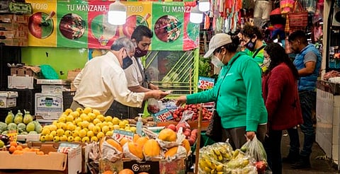 Limón, jitomate, cigarros... los precios que más subieron en enero, según Inegi