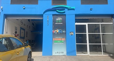 Alertan por presunto fraude en financiera de autos ubicada en la salida a Quiroga