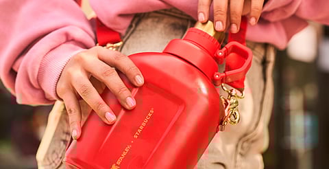 Starbucks lanza nueva cantimplora, pero sólo para algunos