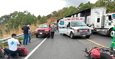 Accidente de moto en la Siglo XXI deja lesionados esta tarde de domingo