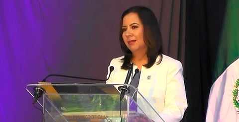 Educar es servir, civilizar y evangelizar, señala Rectora de la UVAQ en el 46 Informe Institucional