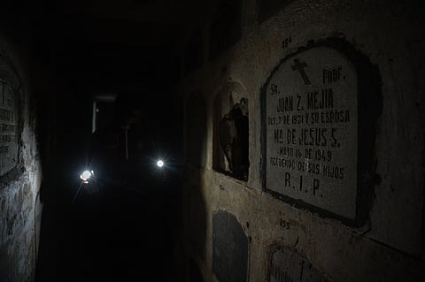 FOTOS: así se ve bajar a las criptas de los pasillos subterráneos de San José, en Morelia