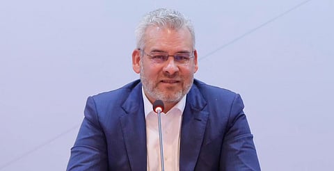 Gobernador de Michoacán propone crear una red social mexicana