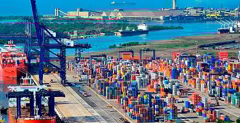 Ebrard viajará a Washington tras anuncio de nuevos aranceles del 10% 