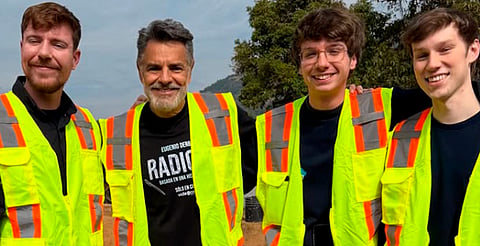 Junto a Eugenio Derbez, MrBeast construye una escuela en comunidad de México [VIDEO]