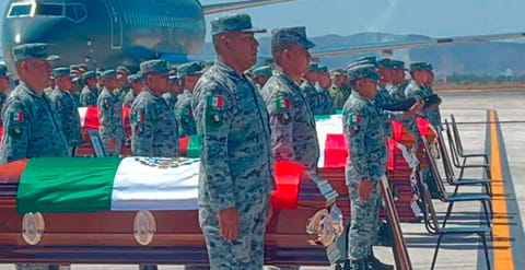 Se realizó el pase de lista y el toque militar de silencio