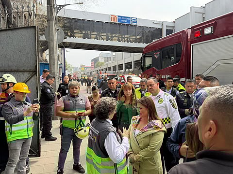 Colapsa edificio en demolición en CDMX; reportan al menos cuatro atrapados
