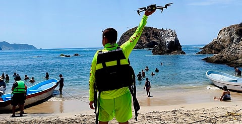 Reforzarán seguridad en playas de Michoacán con drones y ambulancias