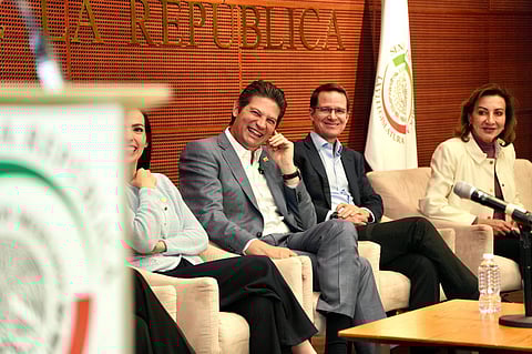 Refrenda Alfonso Martínez su compromiso con la juventud

