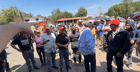 Pobladores de Tiripetío llegan a la normal y advierten con cerrarla 