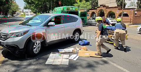 Muere en hospital motociclista tras choque contra camioneta, en Zamora