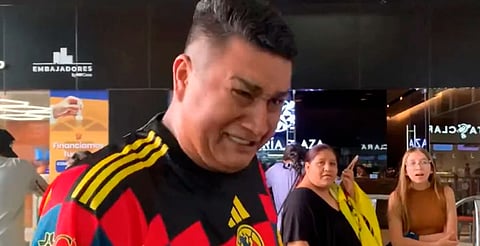 Aficionado rompe en llanto tras agresión a Zendejas