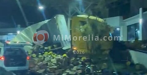 Suman siete heridos tras choque de tráiler en la caseta Zinapécuaro; chofer huye